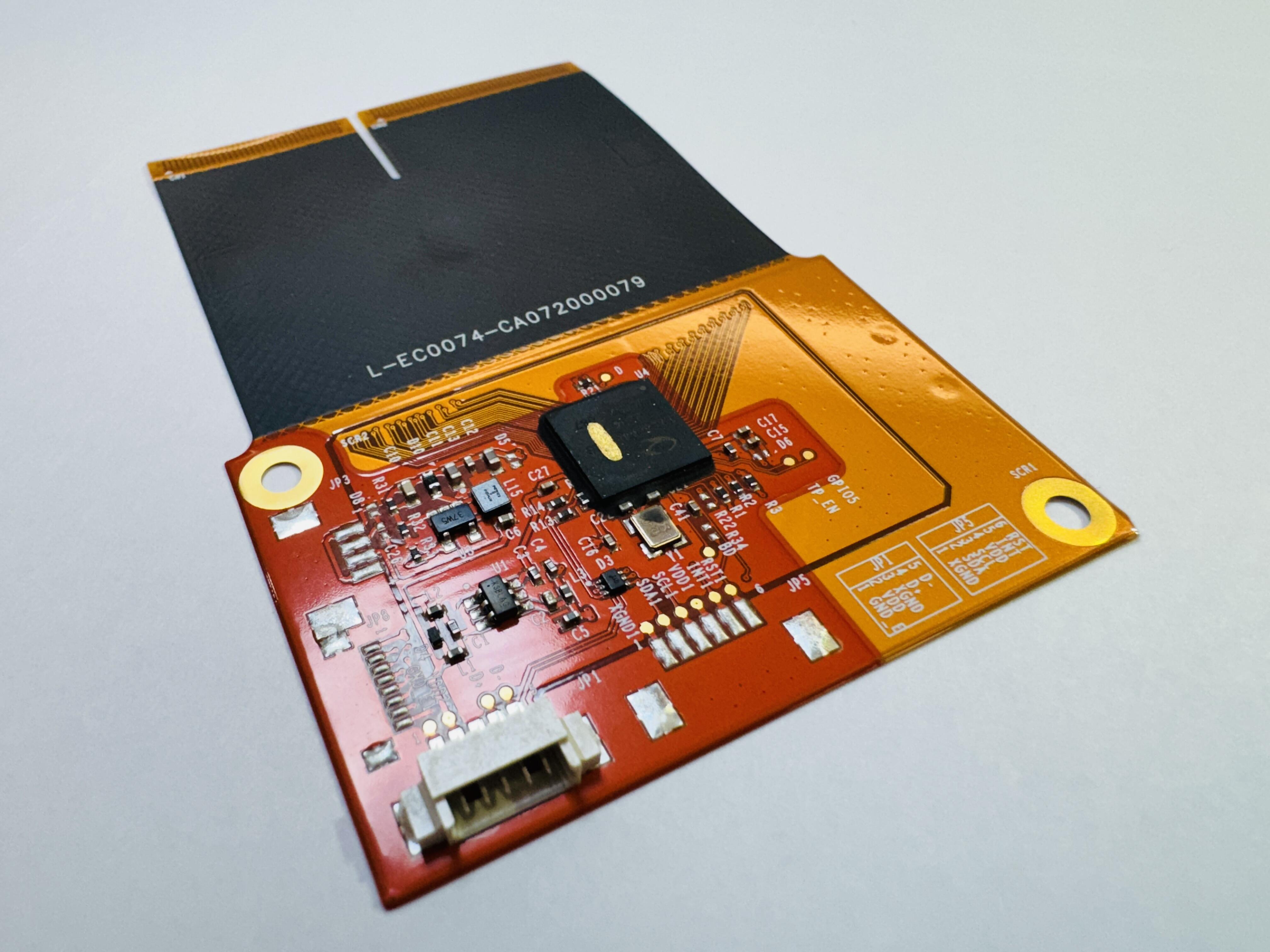 双层 FPC 电路板组件，具备高密度 SMT 组件贴装与结构补强，实现触控模块的高可靠度讯号传输